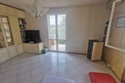 Appartamento dalle ampie metrature con ingresso indipendente Appartamento dalle ampie metrature con ingresso indipendente