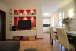 Appartamento trilocale con ingresso indipendente Appartamento trilocale con ingresso indipendente