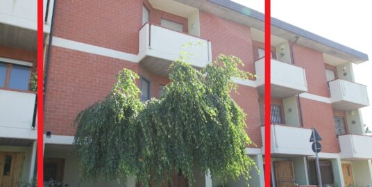 VILLA A SCHIERA – FRONTE PARCO